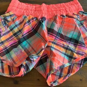 lululemon tracker short as 8